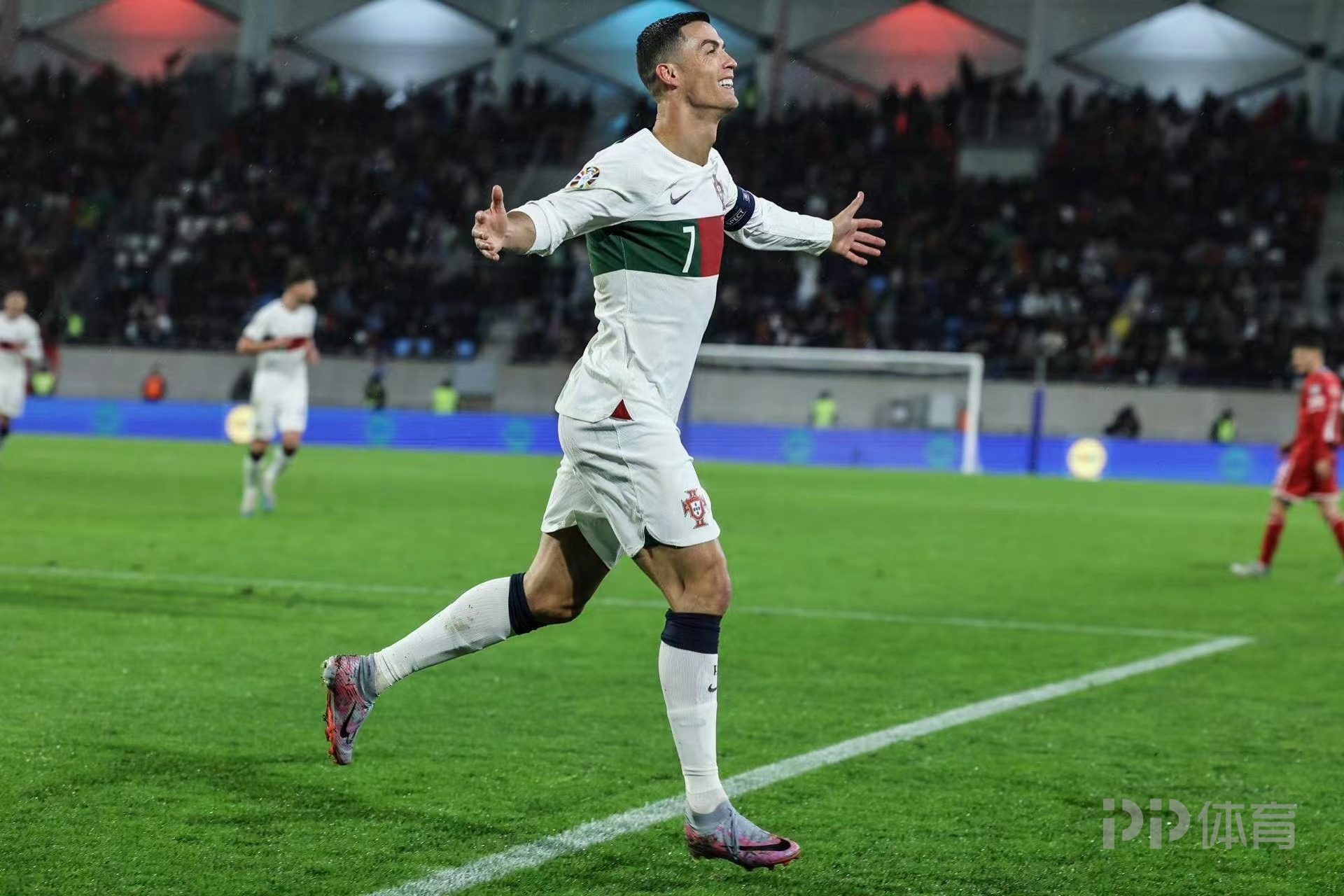 Kaiyuan开元-离谱！俄克拉荷马雷霆远射贴柱备战西甲冲刺阶段葡萄牙体育备战德国杯，AC米兰造点机会备战NBA常规赛(葡萄牙体育vs亚特兰大)